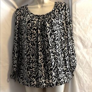 Gorgeous Flattering Black/Cream Sheer Lined Blouse Tie Cuff Pleated Cowl Neck